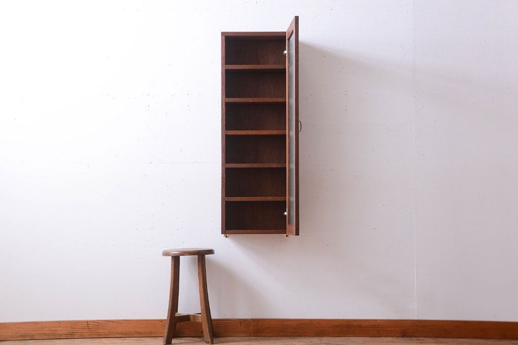 アンティーク家具　アンティーク　モールガラス入り!古い木製のお洒落な縦型壁掛け戸棚