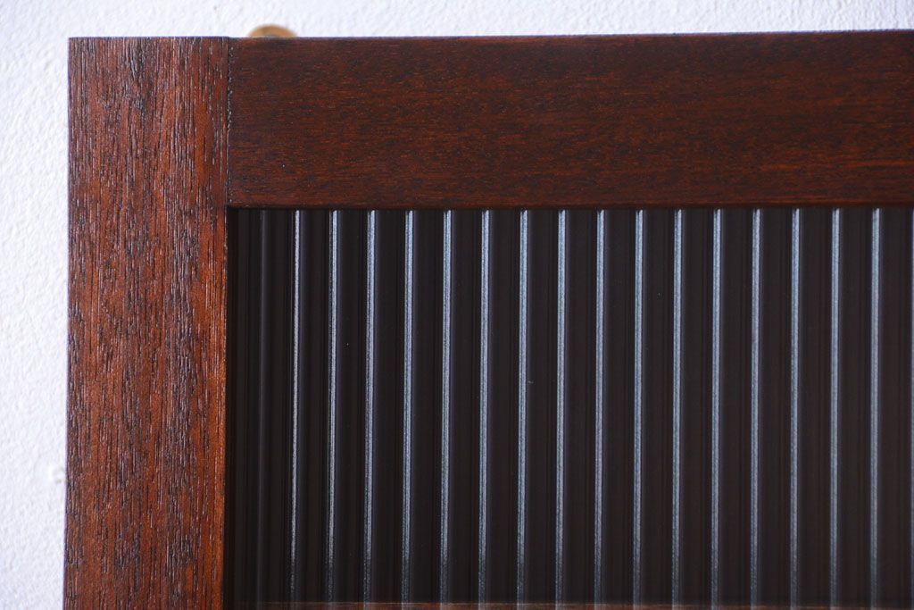 アンティーク家具　アンティーク　モールガラス入り!古い木製のお洒落な縦型壁掛け戸棚