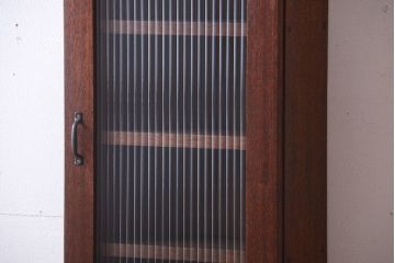 アンティーク家具　アンティーク　モールガラス入り!古い木製のお洒落な縦型壁掛け戸棚