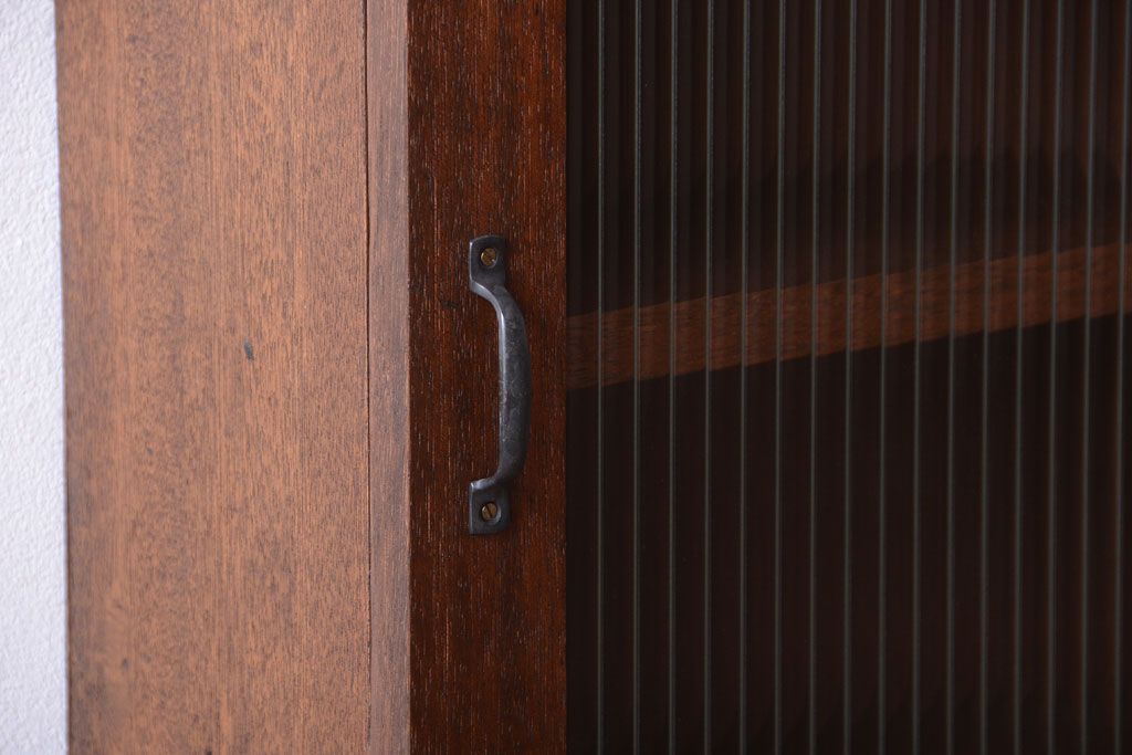 アンティーク家具　アンティーク　モールガラス入り!古い木製のお洒落な縦型壁掛け戸棚