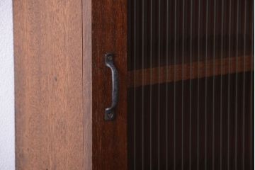 アンティーク家具　アンティーク　モールガラス入り!古い木製のお洒落な縦型壁掛け戸棚