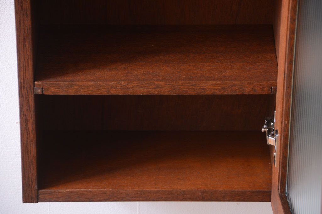 アンティーク家具　アンティーク　モールガラス入り!古い木製のお洒落な縦型壁掛け戸棚