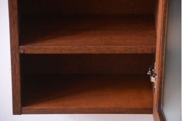 アンティーク家具　アンティーク　モールガラス入り!古い木製のお洒落な縦型壁掛け戸棚