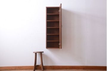 アンティーク家具　アンティーク　気泡ガラス扉!古い木製のお洒落な縦型壁掛け戸棚(1)