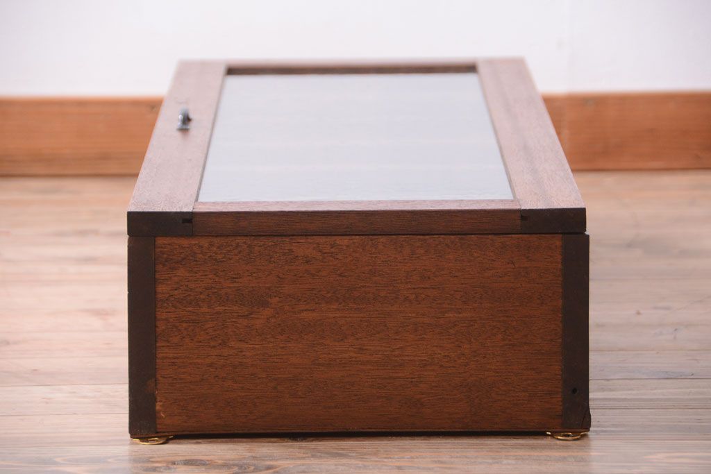 アンティーク家具　アンティーク　気泡ガラス扉!古い木製のお洒落な縦型壁掛け戸棚(1)