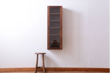 アンティーク家具　アンティーク　古い木製のお洒落な縦型壁掛け戸棚
