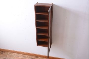 アンティーク家具　アンティーク　古い木製のお洒落な縦型壁掛け戸棚