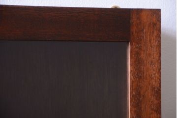 アンティーク家具　アンティーク　古い木製のお洒落な縦型壁掛け戸棚