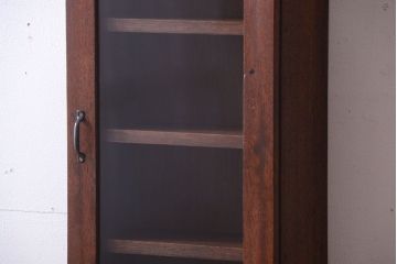 アンティーク家具　アンティーク　古い木製のお洒落な縦型壁掛け戸棚