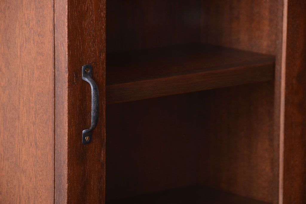 アンティーク家具　アンティーク　古い木製のお洒落な縦型壁掛け戸棚