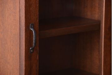 アンティーク家具　アンティーク　古い木製のお洒落な縦型壁掛け戸棚