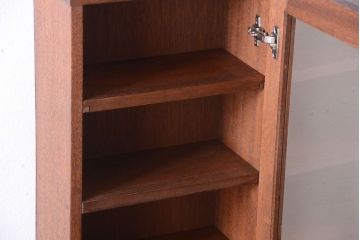 アンティーク家具　アンティーク　古い木製のお洒落な縦型壁掛け戸棚