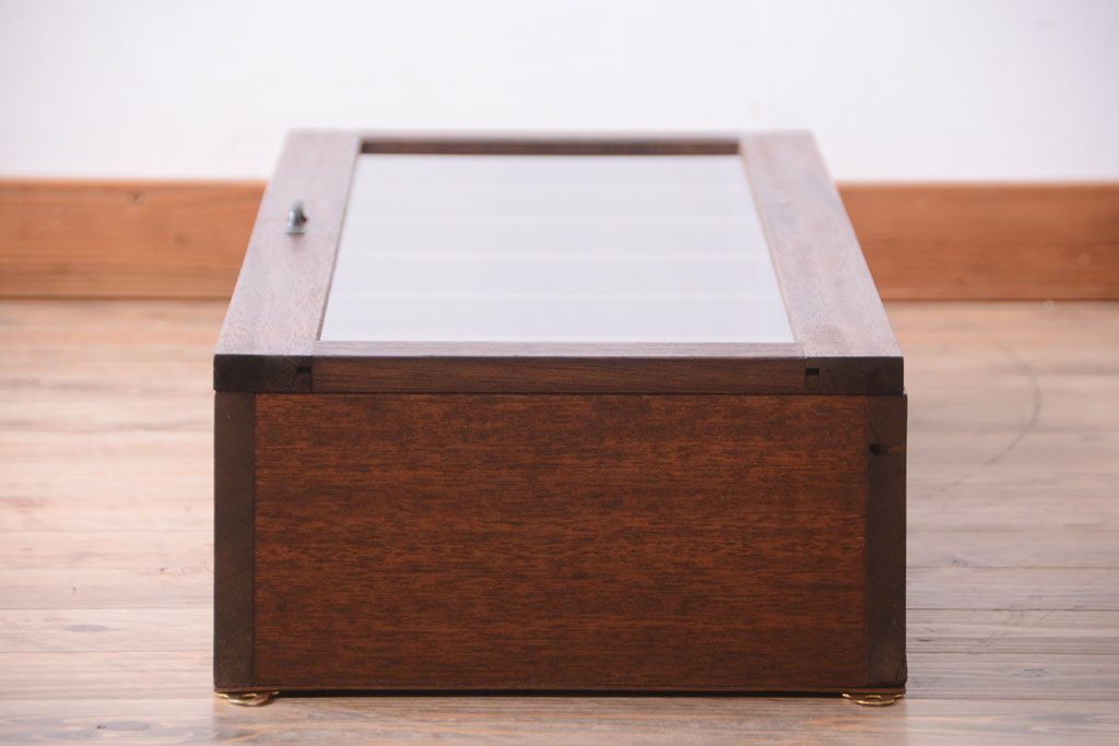 アンティーク家具　アンティーク　古い木製のお洒落な縦型壁掛け戸棚