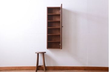 アンティーク家具　アンティーク　気泡ガラス扉!古い木製のお洒落な縦型壁掛け戸棚(2)