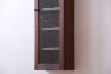 アンティーク家具　アンティーク　気泡ガラス扉!古い木製のお洒落な縦型壁掛け戸棚(2)