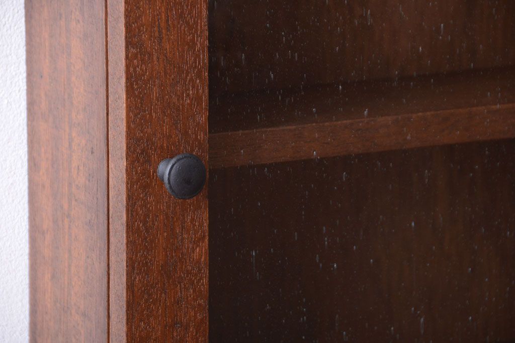 アンティーク家具　アンティーク　気泡ガラス扉!古い木製のお洒落な縦型壁掛け戸棚(2)