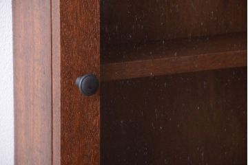 アンティーク家具　アンティーク　気泡ガラス扉!古い木製のお洒落な縦型壁掛け戸棚(2)