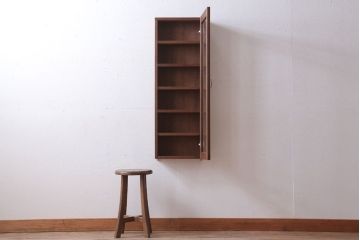 アンティーク家具　アンティーク　古い木製のお洒落な縦型壁掛け戸棚(2)