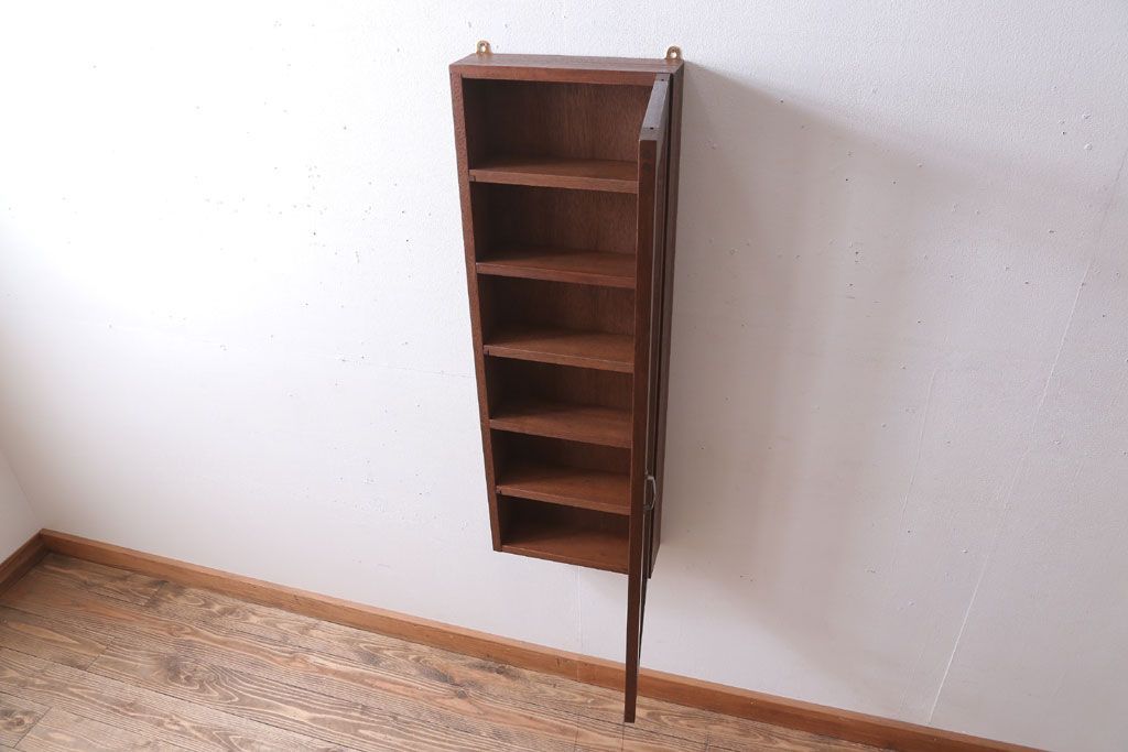 アンティーク家具　アンティーク　古い木製のお洒落な縦型壁掛け戸棚(2)