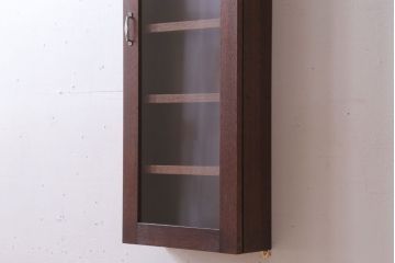 アンティーク家具　アンティーク　古い木製のお洒落な縦型壁掛け戸棚(2)