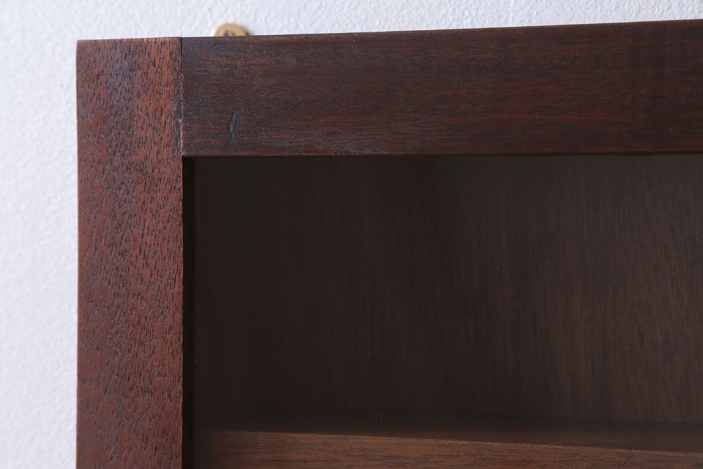 アンティーク家具　アンティーク　古い木製のお洒落な縦型壁掛け戸棚(2)