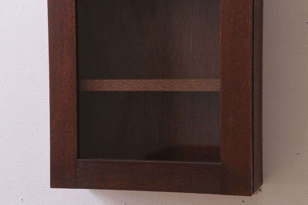 アンティーク家具　アンティーク　古い木製のお洒落な縦型壁掛け戸棚(2)