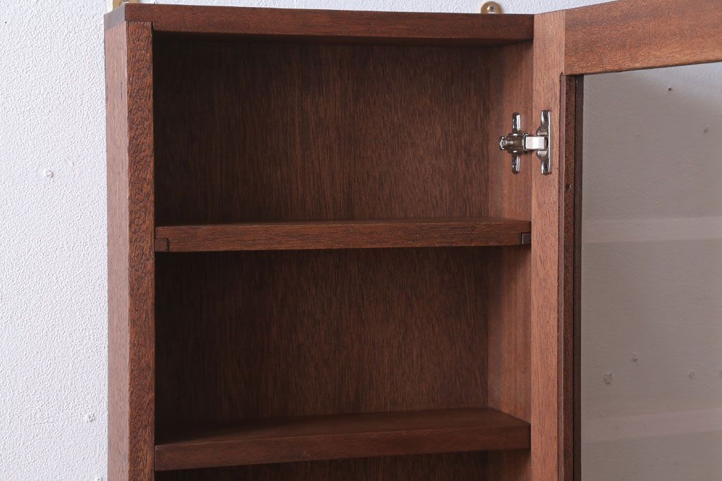 アンティーク家具　アンティーク　古い木製のお洒落な縦型壁掛け戸棚(2)