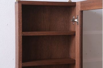 アンティーク家具　アンティーク　古い木製のお洒落な縦型壁掛け戸棚(2)