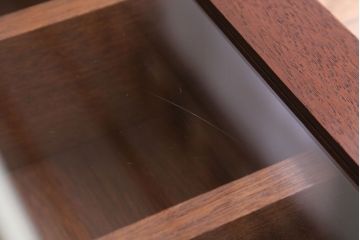 アンティーク家具　アンティーク　古い木製のお洒落な縦型壁掛け戸棚(2)