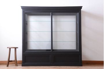 アンティーク家具　大正ロマン　つや消しブラックペイントのアンティークガラスケース