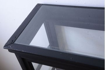 アンティーク家具　大正ロマン　つや消しブラックペイントのアンティークガラスケース