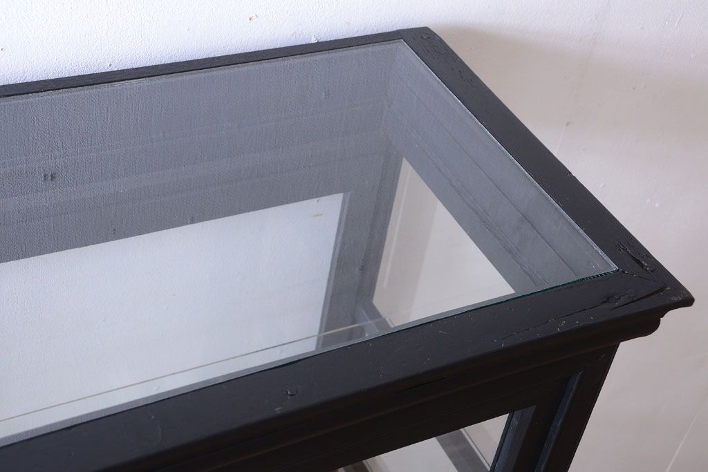 アンティーク家具　大正ロマン　つや消しブラックペイントのアンティークガラスケース