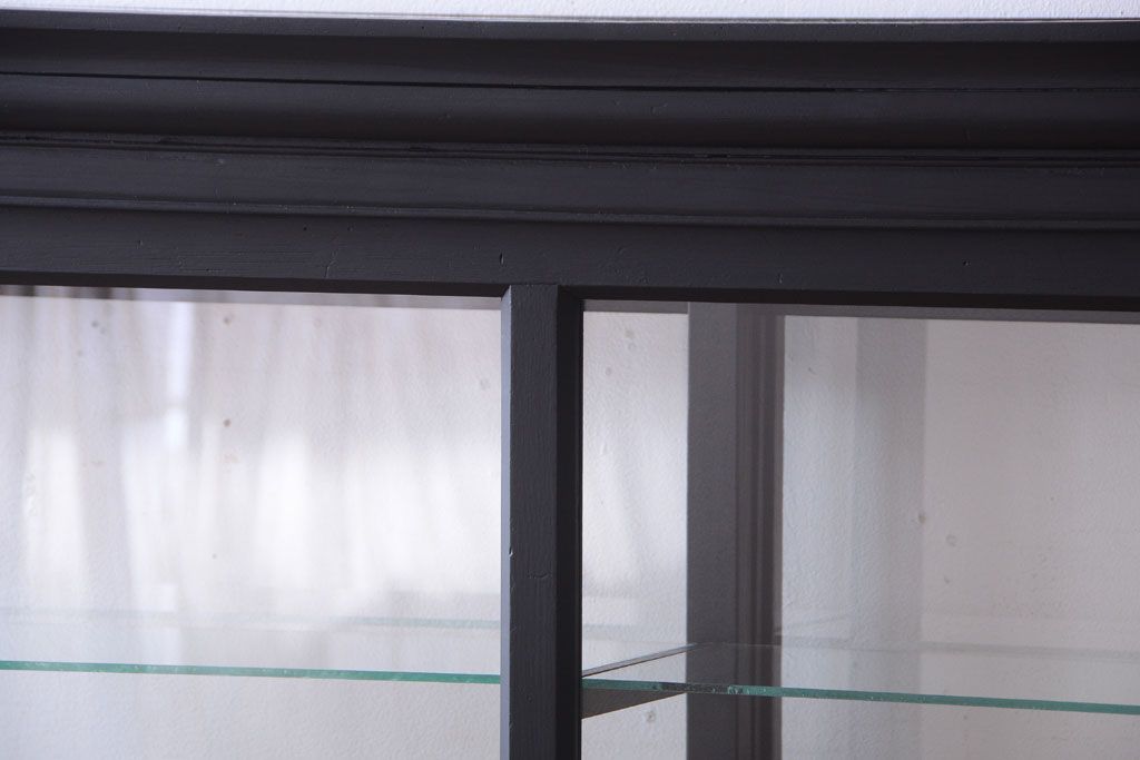 アンティーク家具　大正ロマン　つや消しブラックペイントのアンティークガラスケース