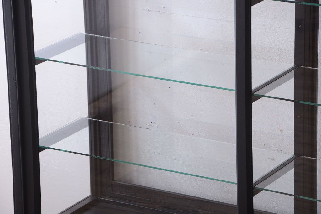 アンティーク家具　大正ロマン　つや消しブラックペイントのアンティークガラスケース