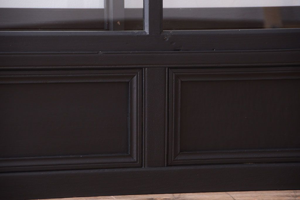 アンティーク家具　大正ロマン　つや消しブラックペイントのアンティークガラスケース