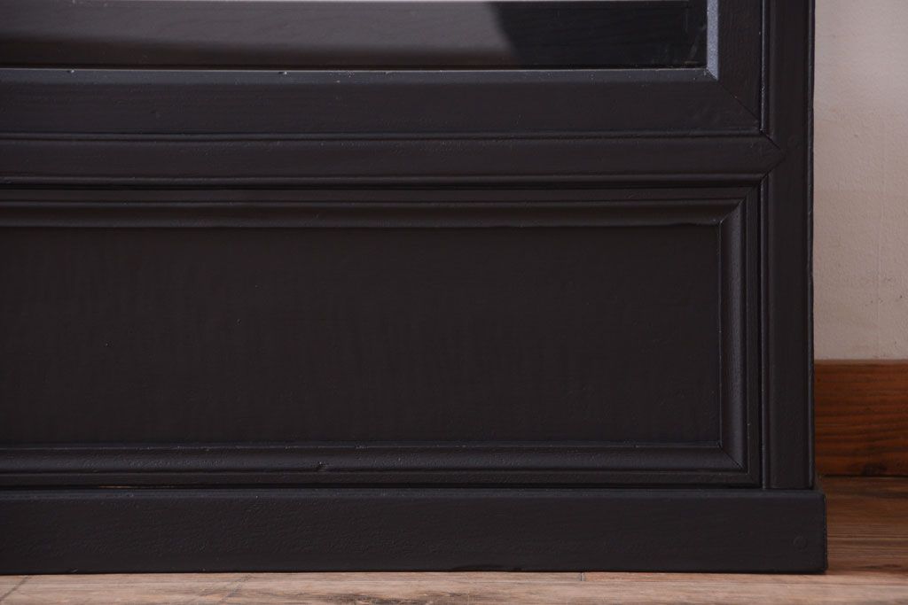 アンティーク家具　大正ロマン　つや消しブラックペイントのアンティークガラスケース