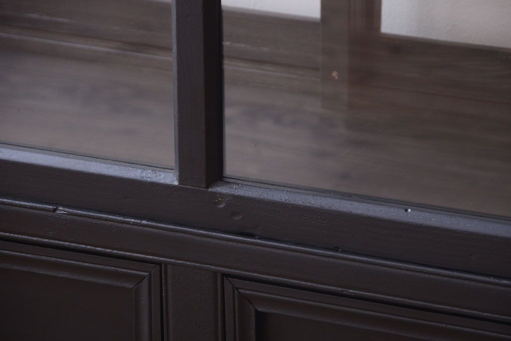 アンティーク家具　大正ロマン　つや消しブラックペイントのアンティークガラスケース