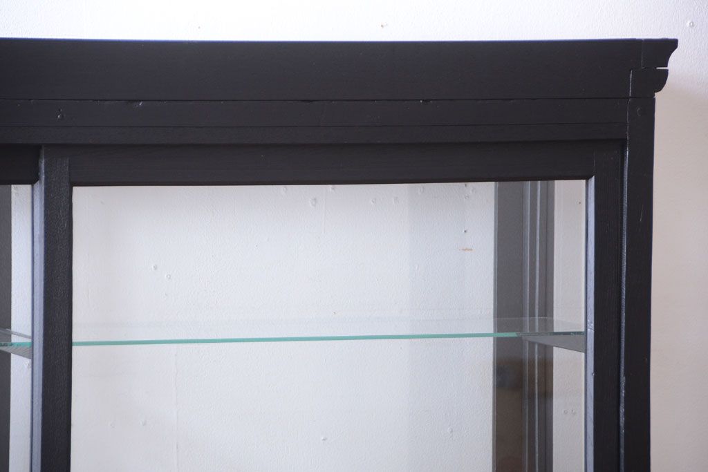アンティーク家具　大正ロマン　つや消しブラックペイントのアンティークガラスケース