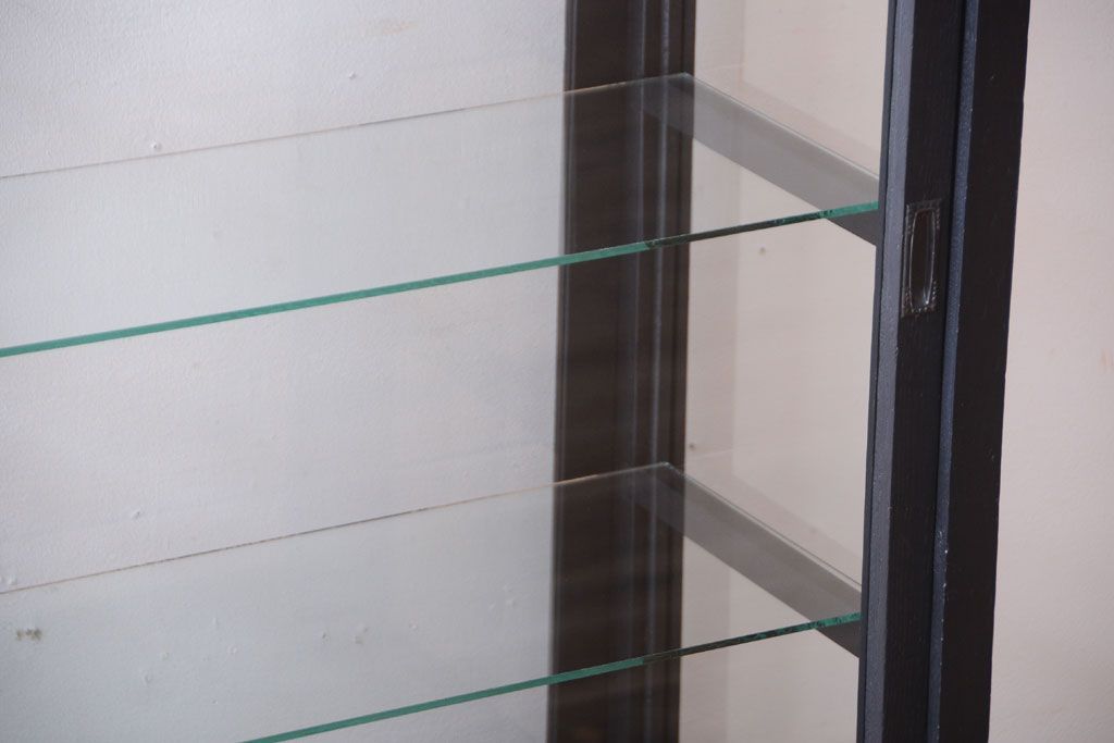 アンティーク家具　大正ロマン　つや消しブラックペイントのアンティークガラスケース