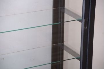 アンティーク家具　大正ロマン　つや消しブラックペイントのアンティークガラスケース