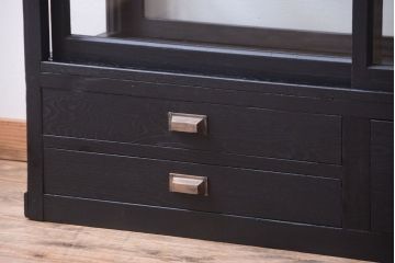 アンティーク家具　大正ロマン　つや消しブラックペイントのアンティークガラスケース