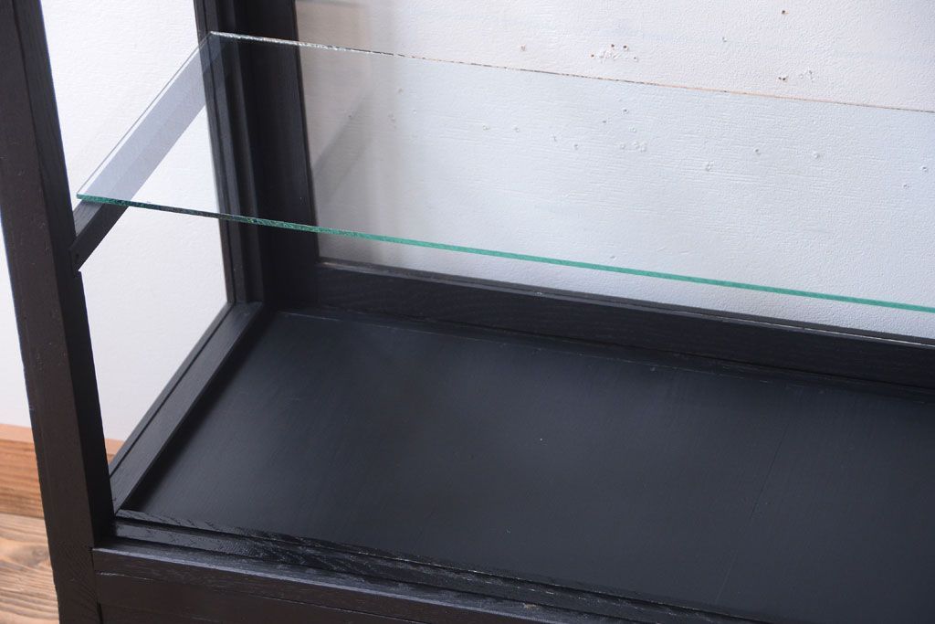 アンティーク家具　大正ロマン　つや消しブラックペイントのアンティークガラスケース