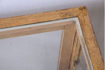 レトロ家具　昭和レトロ　脚付き!小ぶりな縦型ガラスケース