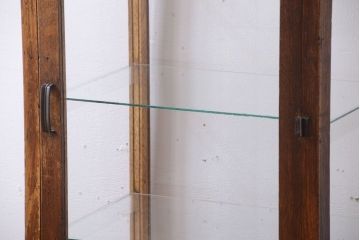 レトロ家具　昭和レトロ　脚付き!小ぶりな縦型ガラスケース