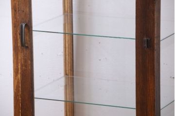 レトロ家具　昭和レトロ　脚付き!小ぶりな縦型ガラスケース