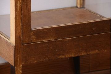 レトロ家具　昭和レトロ　脚付き!小ぶりな縦型ガラスケース