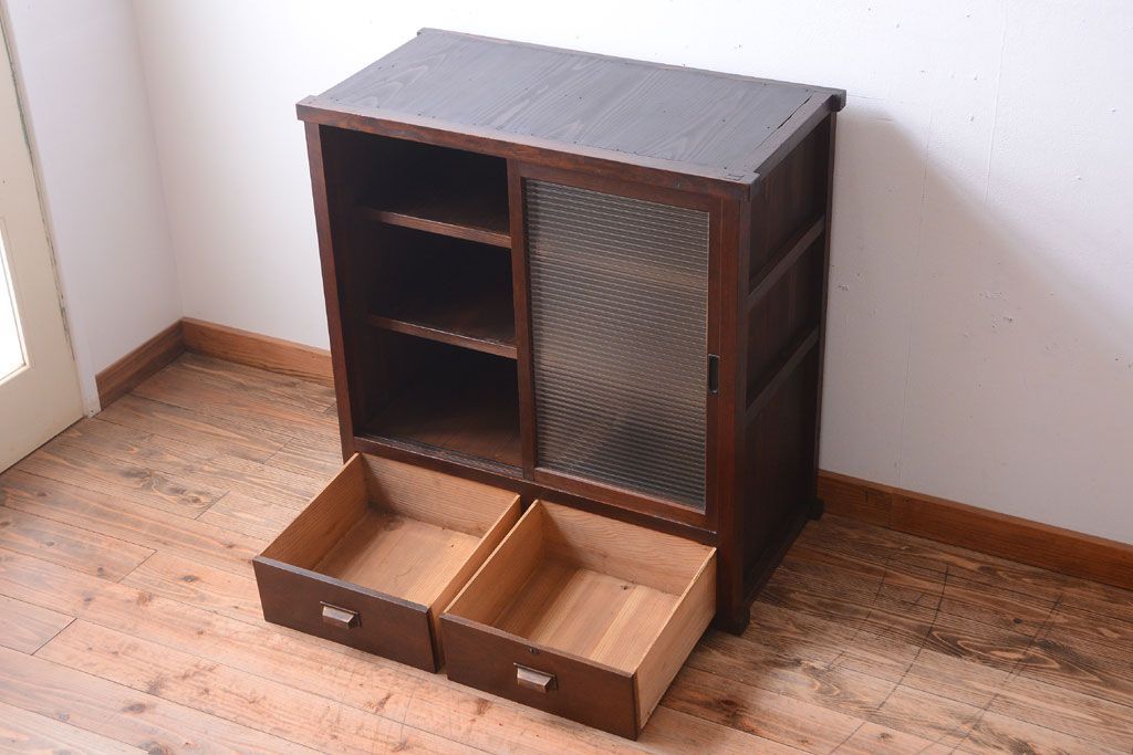 アンティーク家具　和製アンティーク　モールガラス引き戸付き!古い木製の戸棚(収納棚)