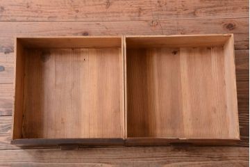 アンティーク家具　和製アンティーク　モールガラス引き戸付き!古い木製の戸棚(収納棚)