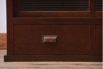 アンティーク家具　和製アンティーク　モールガラス引き戸付き!古い木製の戸棚(収納棚)