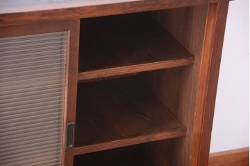 アンティーク家具　和製アンティーク　モールガラス引き戸付き!古い木製の戸棚(収納棚)